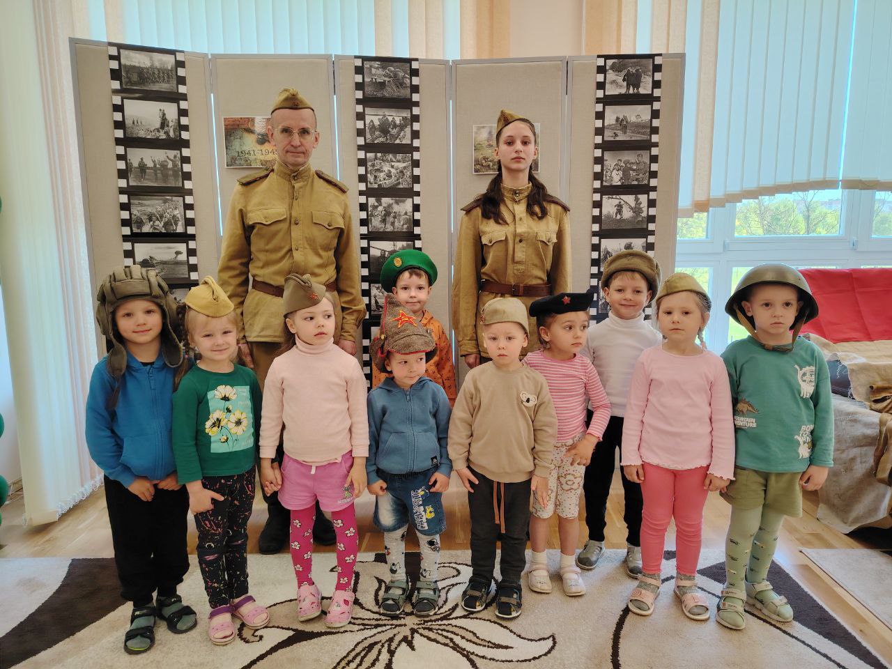 в ГУО «Детский сад №42 г. Мозыря» прошла познавательная встреча с Гимбутом В.В., руководителем по военно-патриотическому воспитанию средней школы № 16 г. Мозыря